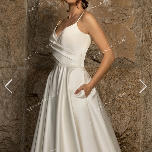 Simple Yet Chic Luster Satin Bridal Gown with Pockets - Picture 3 of 8